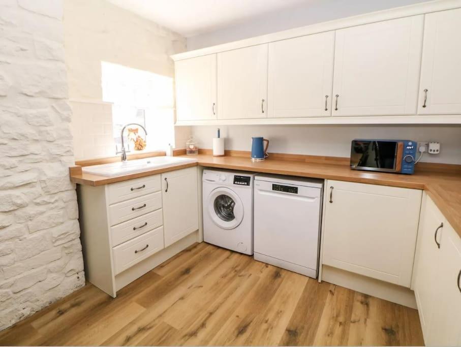 Babbling Brook Cottage Stony Middleton Exteriér fotografie